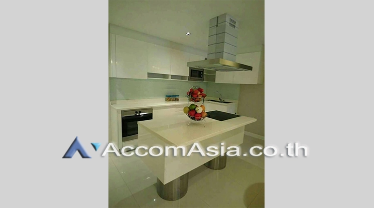 unit 3 Bedrooms  Condominium For Rent in Sukhumvit, Bangkok  near BTS Ekkamai (AA20670)