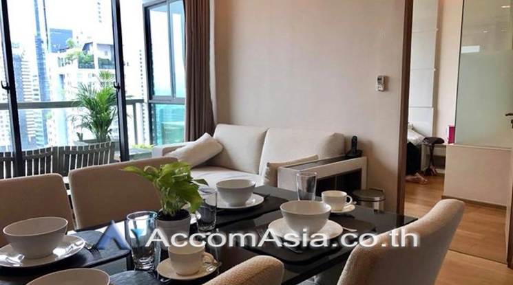 unit 2 Bedrooms  Condominium For Rent & Sale in Silom, Bangkok  near BTS Chong Nonsi (AA20673)