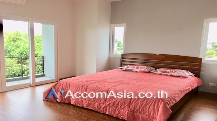 11  4 br House for rent and sale in Ratchadaphisek ,Bangkok MRT Sutthisan AA20690