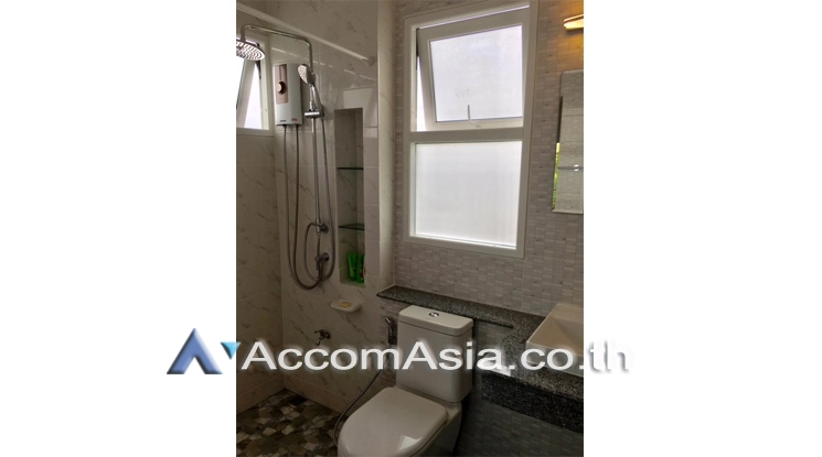 14  4 br House for rent and sale in Ratchadaphisek ,Bangkok MRT Sutthisan AA20690