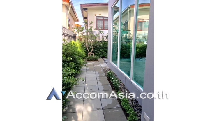 15  4 br House for rent and sale in Ratchadaphisek ,Bangkok MRT Sutthisan AA20690