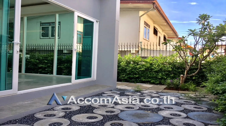  1  4 br House for rent and sale in Ratchadaphisek ,Bangkok MRT Sutthisan AA20690