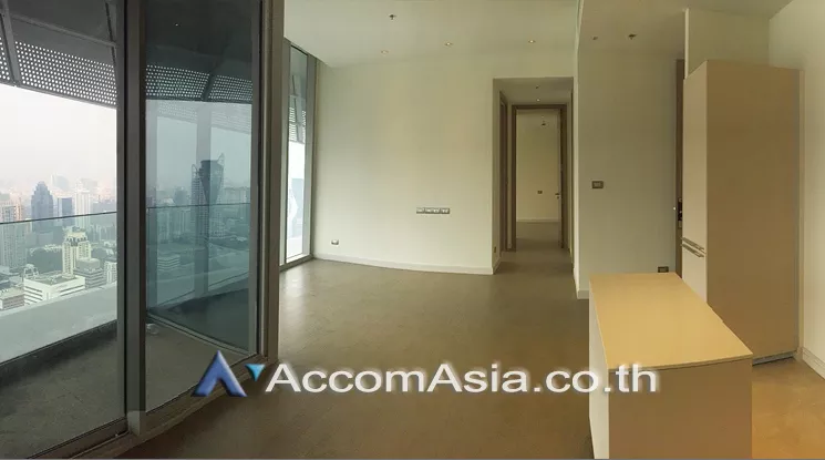  2 Bedrooms  Condominium For Sale in Ploenchit, Bangkok  near BTS Ratchadamri (AA20696)