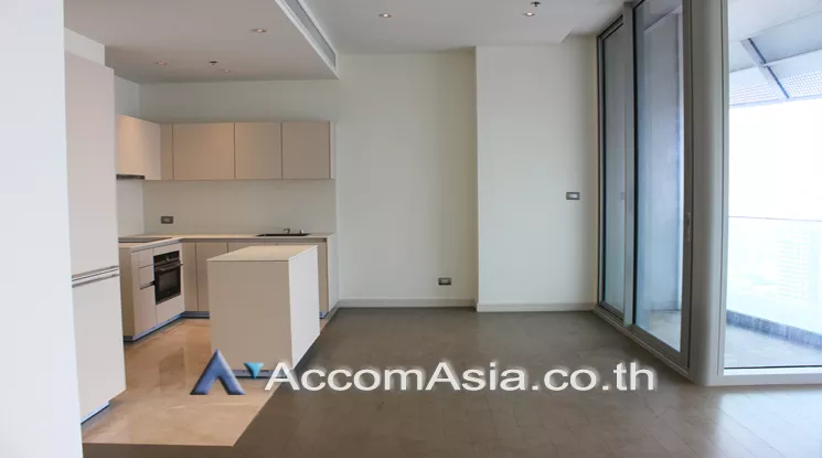 unit 2 Bedrooms  Condominium For Sale in Ploenchit, Bangkok  near BTS Ratchadamri (AA20696)