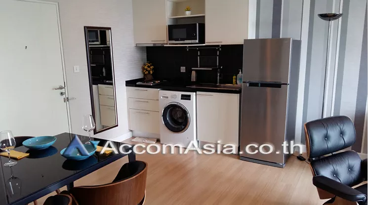  1 Bedroom  Condominium For Rent in Sathorn, Bangkok  near BTS Chong Nonsi (AA20716)