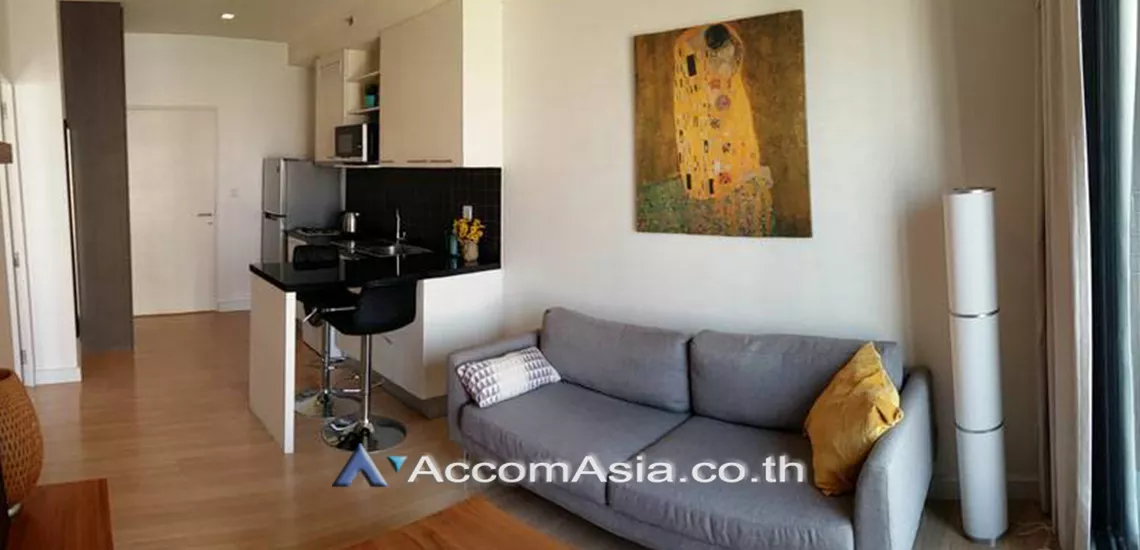 unit 1 Bedroom  Condominium For Rent in Sathorn, Bangkok  near BTS Chong Nonsi (AA20717)
