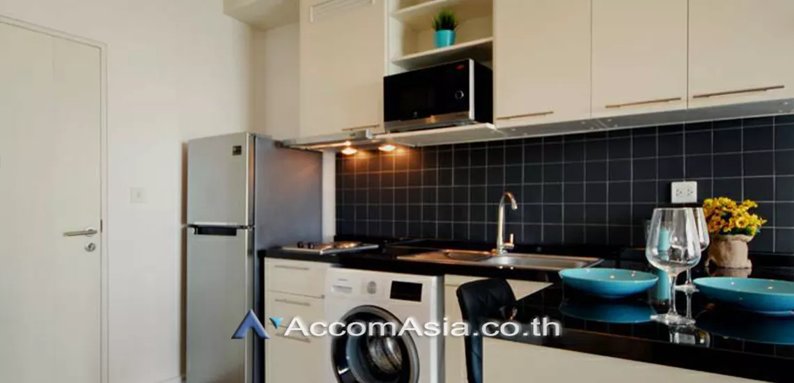unit 1 Bedroom  Condominium For Rent in Sathorn, Bangkok  near BTS Chong Nonsi (AA20717)