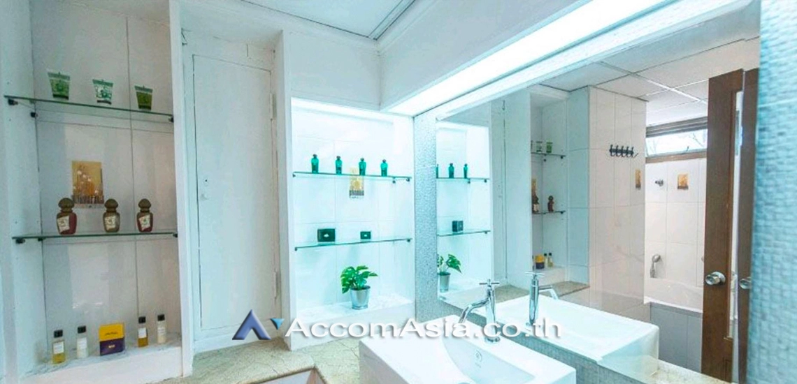 8  2 br Condominium For Rent in Sukhumvit ,Bangkok BTS Nana at Beverly Tower AA20739