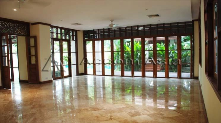  1  3 br House For Rent in Sukhumvit ,Bangkok BTS Phrom Phong AA20769