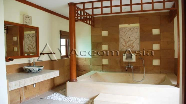 8  3 br House For Rent in Sukhumvit ,Bangkok BTS Phrom Phong AA20769