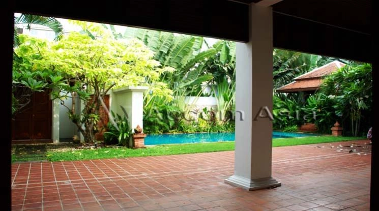 9  3 br House For Rent in Sukhumvit ,Bangkok BTS Phrom Phong AA20769