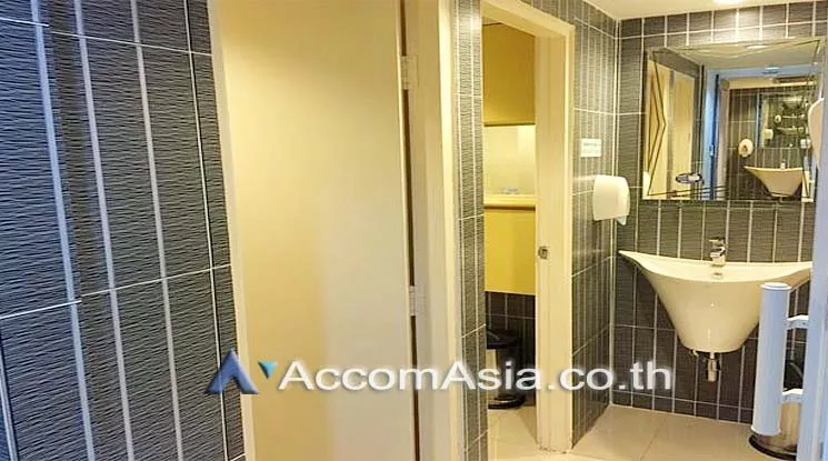5  Office Space For Rent in Sukhumvit ,Bangkok BTS Asok - MRT Sukhumvit at Ocean Tower 1 AA20774