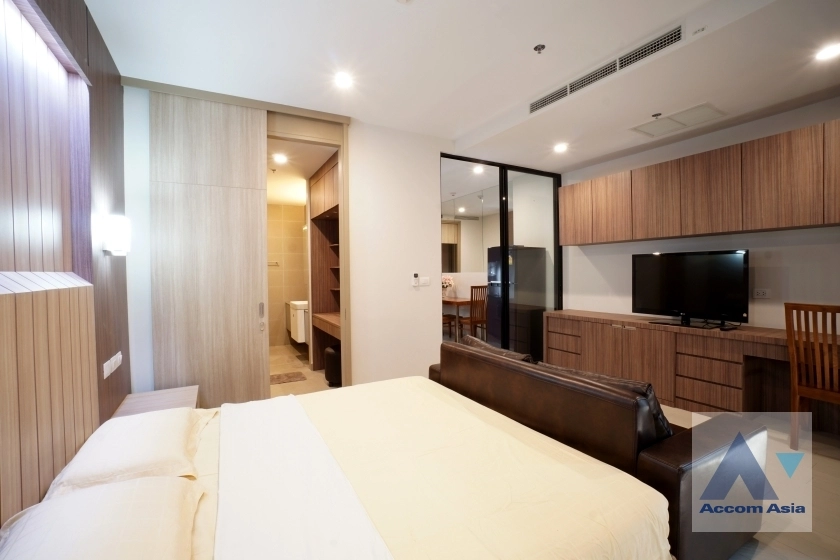 unit 1 Bedroom  Condominium For Rent in Ploenchit, Bangkok  near BTS Ploenchit (AA20781)
