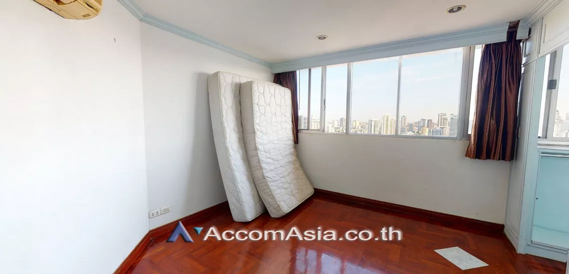 Duplex Condo |  3 Bedrooms  Condominium For Rent & Sale in Sukhumvit, Bangkok  near BTS Ekkamai (AA20783)