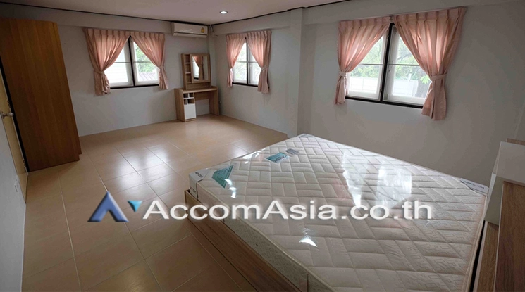 5  3 br House For Rent in Sathorn ,Bangkok BTS Chong Nonsi AA20793
