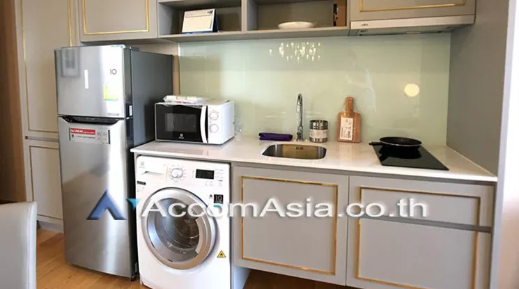  2 Bedrooms  Condominium For Rent in Silom, Bangkok  near BTS Surasak (AA20796)