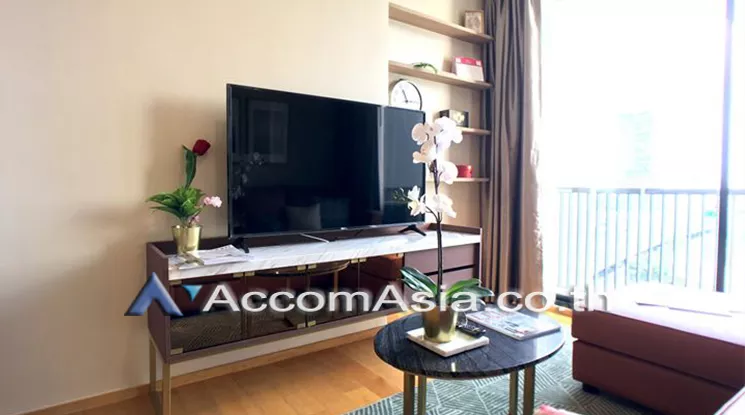 unit 2 Bedrooms  Condominium For Rent in Silom, Bangkok  near BTS Surasak (AA20796)