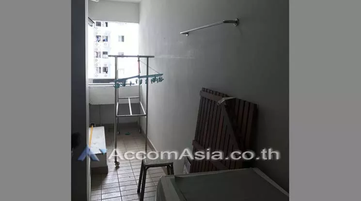 unit 2 Bedrooms  Condominium For Sale in Sathorn, Bangkok  near BRT Thanon Chan (AA20797)