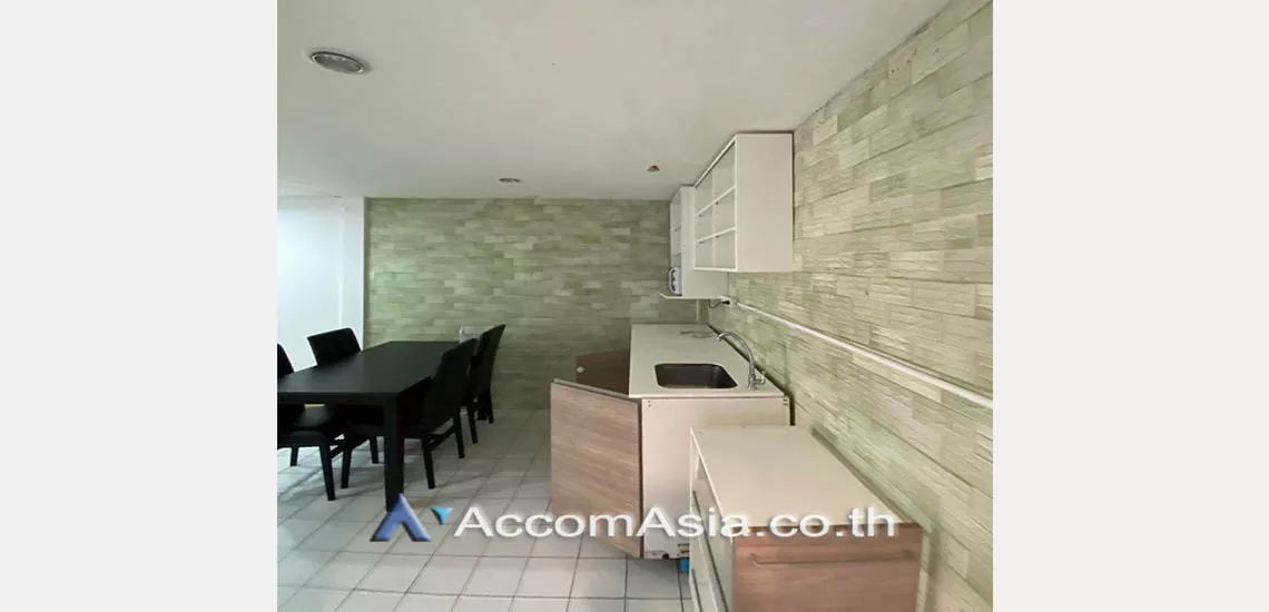 6  3 br Townhouse For Rent in sukhumvit ,Bangkok BTS Phrom Phong AA20802