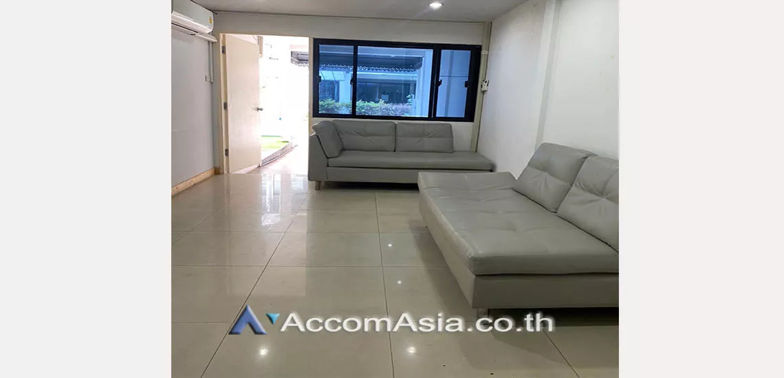 5  3 br Townhouse For Rent in sukhumvit ,Bangkok BTS Phrom Phong AA20802