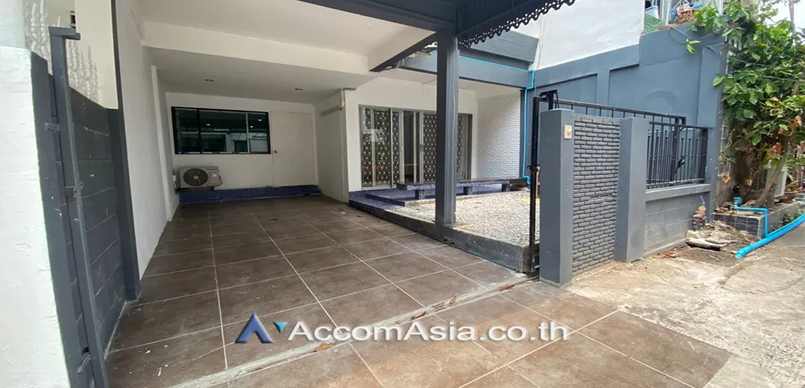18  3 br Townhouse For Rent in sukhumvit ,Bangkok BTS Phrom Phong AA20802