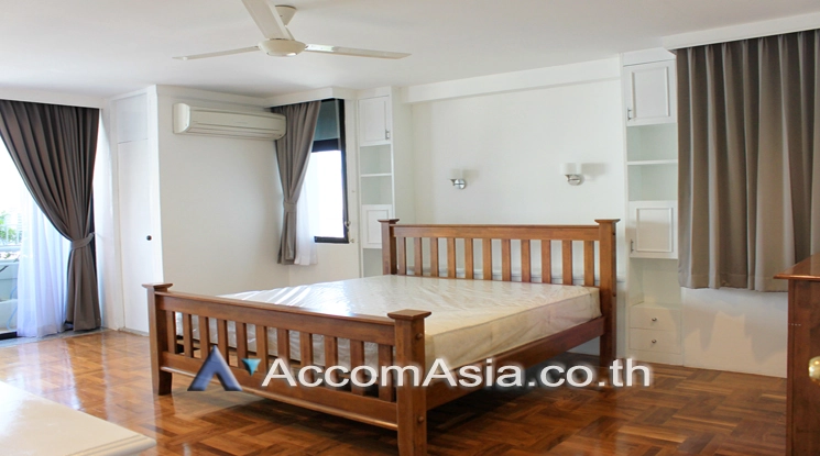 Big Balcony, Pet friendly |  5 Bedrooms  Apartment For Rent in Silom, Bangkok  near BTS Chong Nonsi (AA20805)