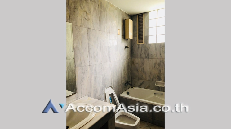 13  4 br Townhouse for rent and sale in Ploenchit ,Bangkok BTS Ploenchit AA20808
