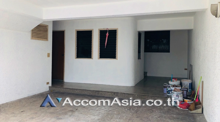 27  4 br Townhouse for rent and sale in Ploenchit ,Bangkok BTS Ploenchit AA20808