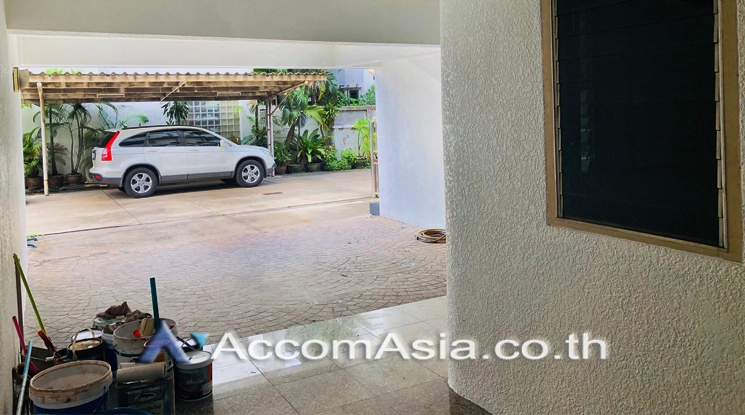 28  4 br Townhouse for rent and sale in Ploenchit ,Bangkok BTS Ploenchit AA20808