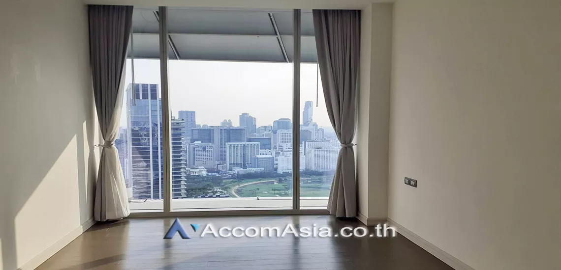  2 Bedrooms  Condominium For Rent in Ploenchit, Bangkok  near BTS Ratchadamri (AA20822)