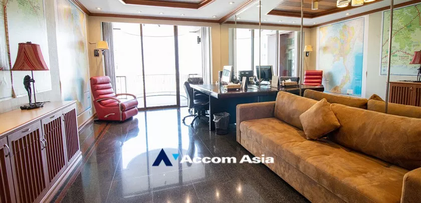 10  3 br Condominium For Sale in Ploenchit ,Bangkok BTS Chitlom at Chidlom Place AA20846