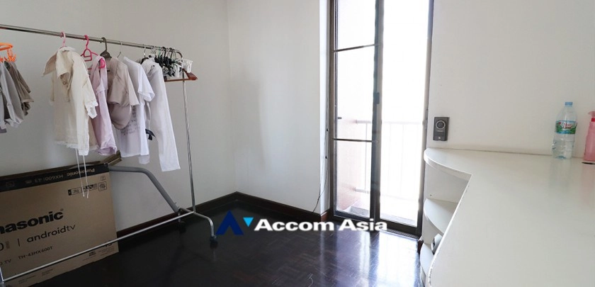 25  3 br Condominium For Sale in Ploenchit ,Bangkok BTS Chitlom at Chidlom Place AA20846