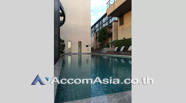 7  2 br Condominium For Sale in Ploenchit ,Bangkok BTS Ploenchit at Oriental Residence Bangkok AA20850