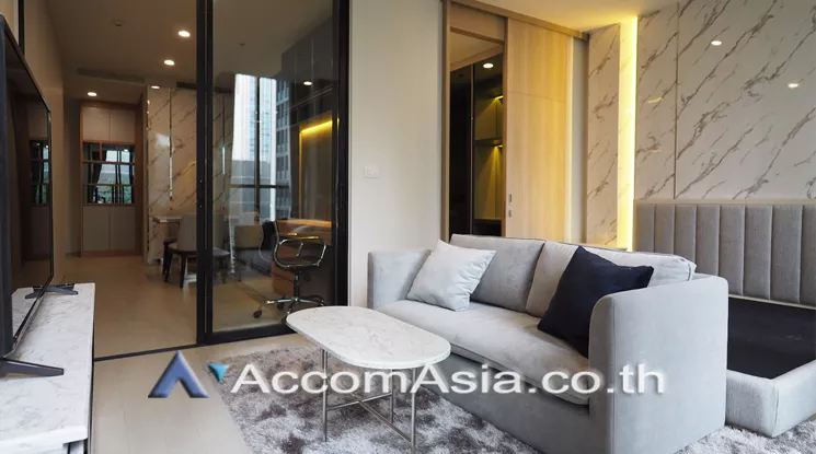  1 Bedroom  Condominium For Rent in Ploenchit, Bangkok  near BTS Ploenchit (AA20875)