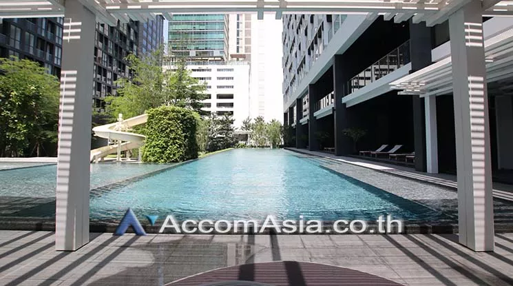  1 Bedroom  Condominium For Rent in Ploenchit, Bangkok  near BTS Ploenchit (AA20876)