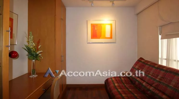 unit 1 Bedroom  Condominium For Rent in Ploenchit, Bangkok  near BTS Chitlom (AA20891)