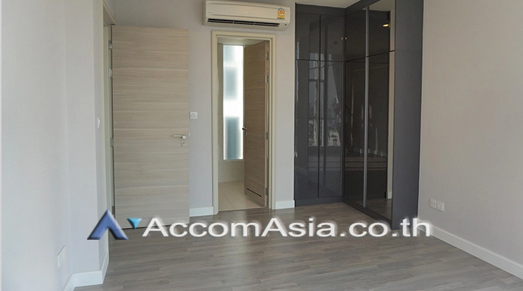 4  2 br Condominium For Sale in Silom ,Bangkok BTS Surasak at The Room Sathorn Pan Road AA20893