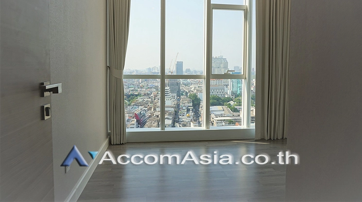 5  2 br Condominium For Sale in Silom ,Bangkok BTS Surasak at The Room Sathorn Pan Road AA20893