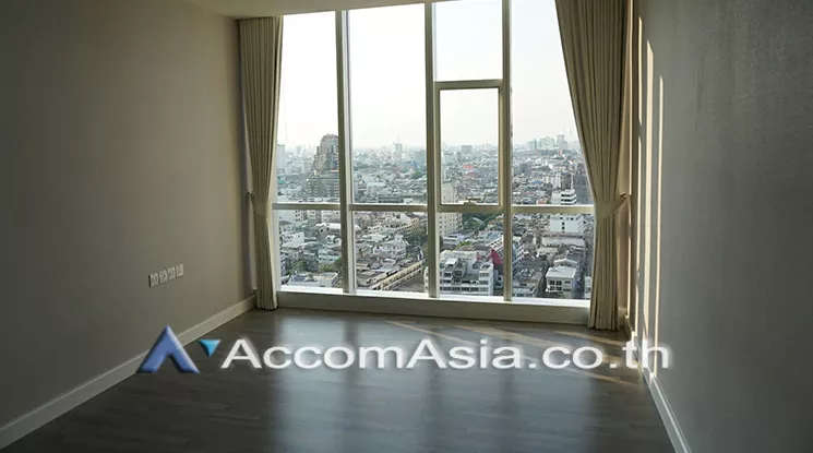 4  2 br Condominium For Sale in Silom ,Bangkok BTS Surasak at The Room Sathorn Pan Road AA20894