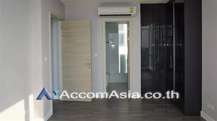5  2 br Condominium For Sale in Silom ,Bangkok BTS Surasak at The Room Sathorn Pan Road AA20894