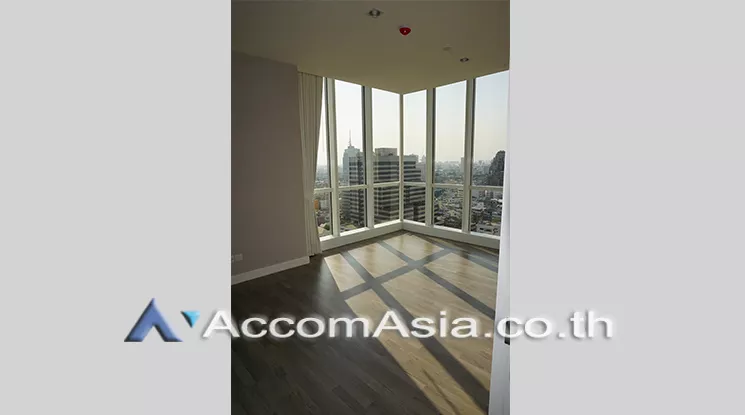 7  2 br Condominium For Sale in Silom ,Bangkok BTS Surasak at The Room Sathorn Pan Road AA20894