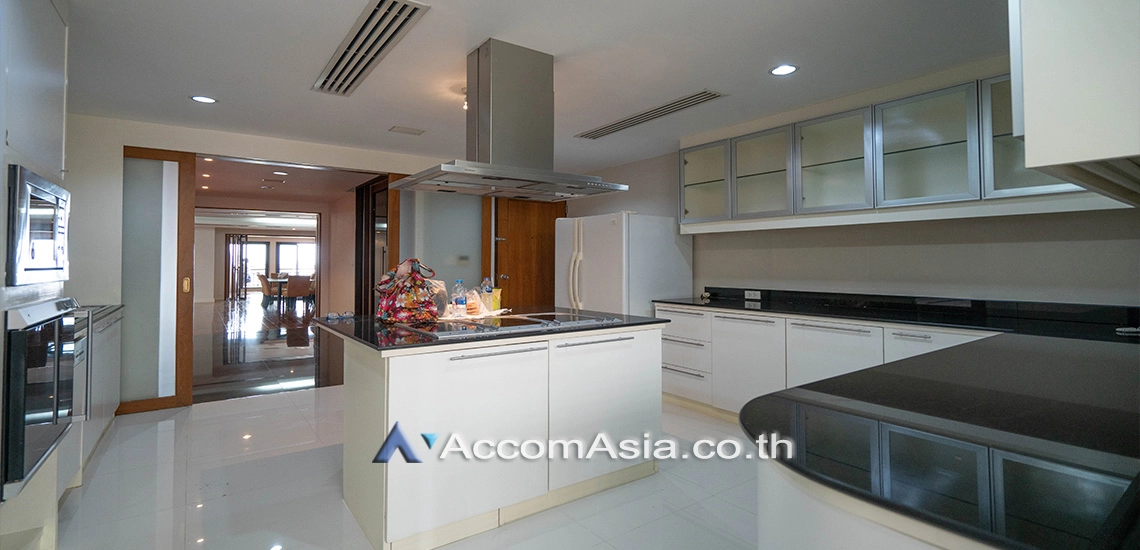  3 Bedrooms  Condominium For Rent & Sale in Sathorn, Bangkok  near BRT Thanon Chan (21270)