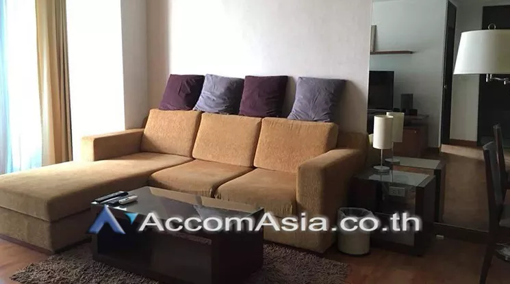  1 Bedroom  Condominium For Rent in Ploenchit, Bangkok  near BTS Ratchadamri (AA20903)