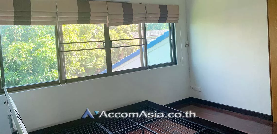 5  5 br House For Rent in Pattanakarn ,Bangkok BTS On Nut at Panya Pattanakarn Village AA20906