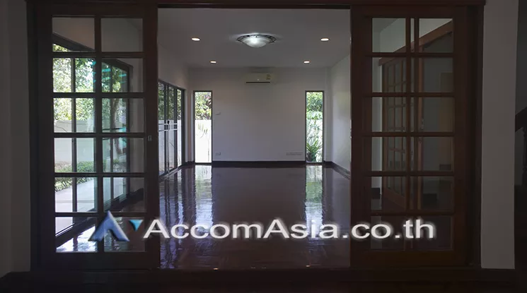 10  5 br House For Rent in Pattanakarn ,Bangkok BTS On Nut at Panya Pattanakarn Village AA20906