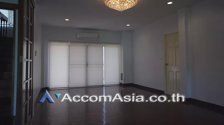 14  5 br House For Rent in Pattanakarn ,Bangkok BTS On Nut at Panya Pattanakarn Village AA20906