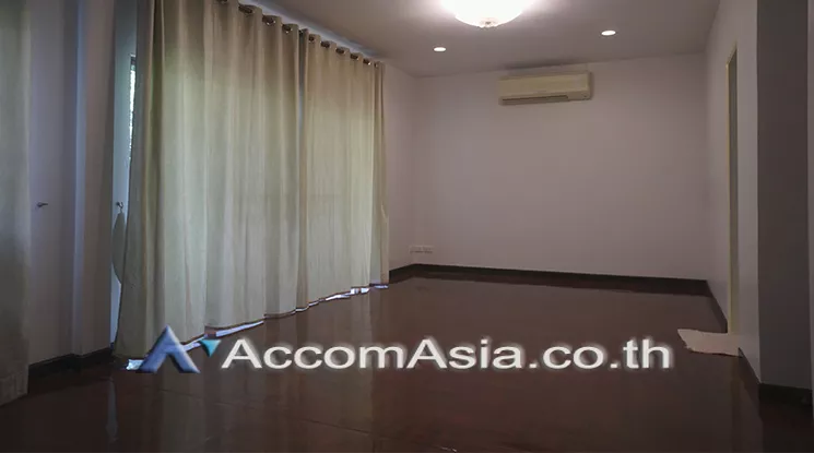17  5 br House For Rent in Pattanakarn ,Bangkok BTS On Nut at Panya Pattanakarn Village AA20906