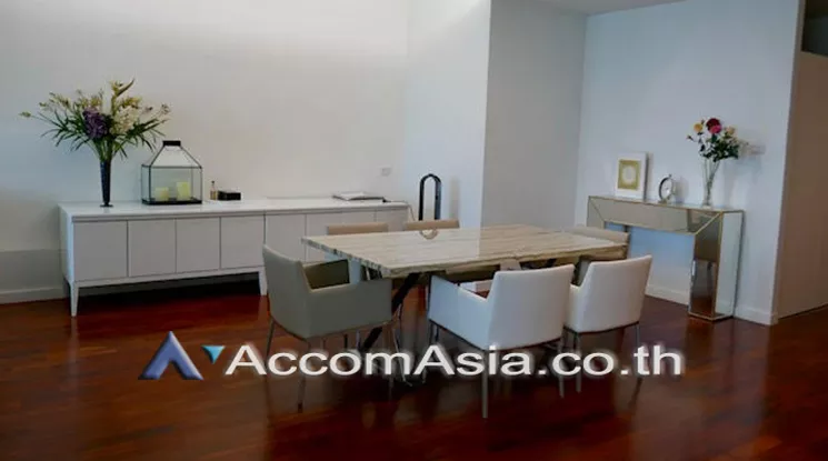 unit 2 Bedrooms  Condominium For Rent in Ploenchit, Bangkok  near BTS Chitlom (AA20913)