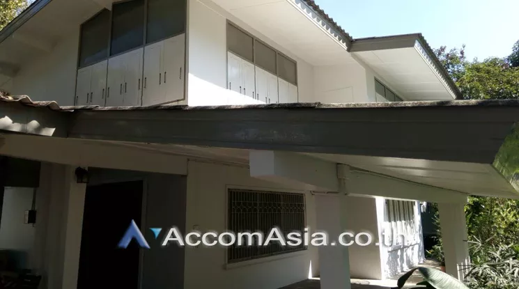 unitPet friendly |  2 Bedrooms  House For Rent in Phaholyothin, Bangkok  near BTS Ari (AA20919)
