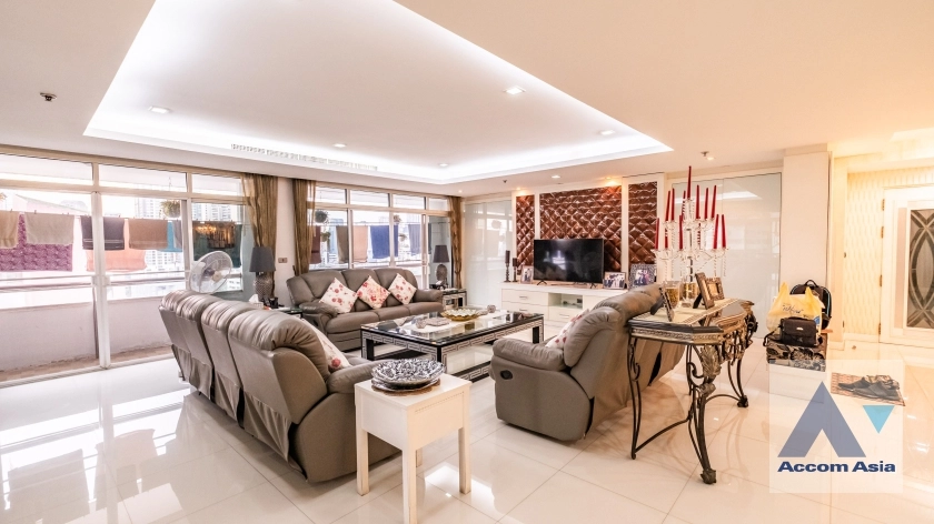 unit 3 Bedrooms  Condominium For Sale in Sukhumvit, Bangkok  near BTS Phrom Phong (21272)